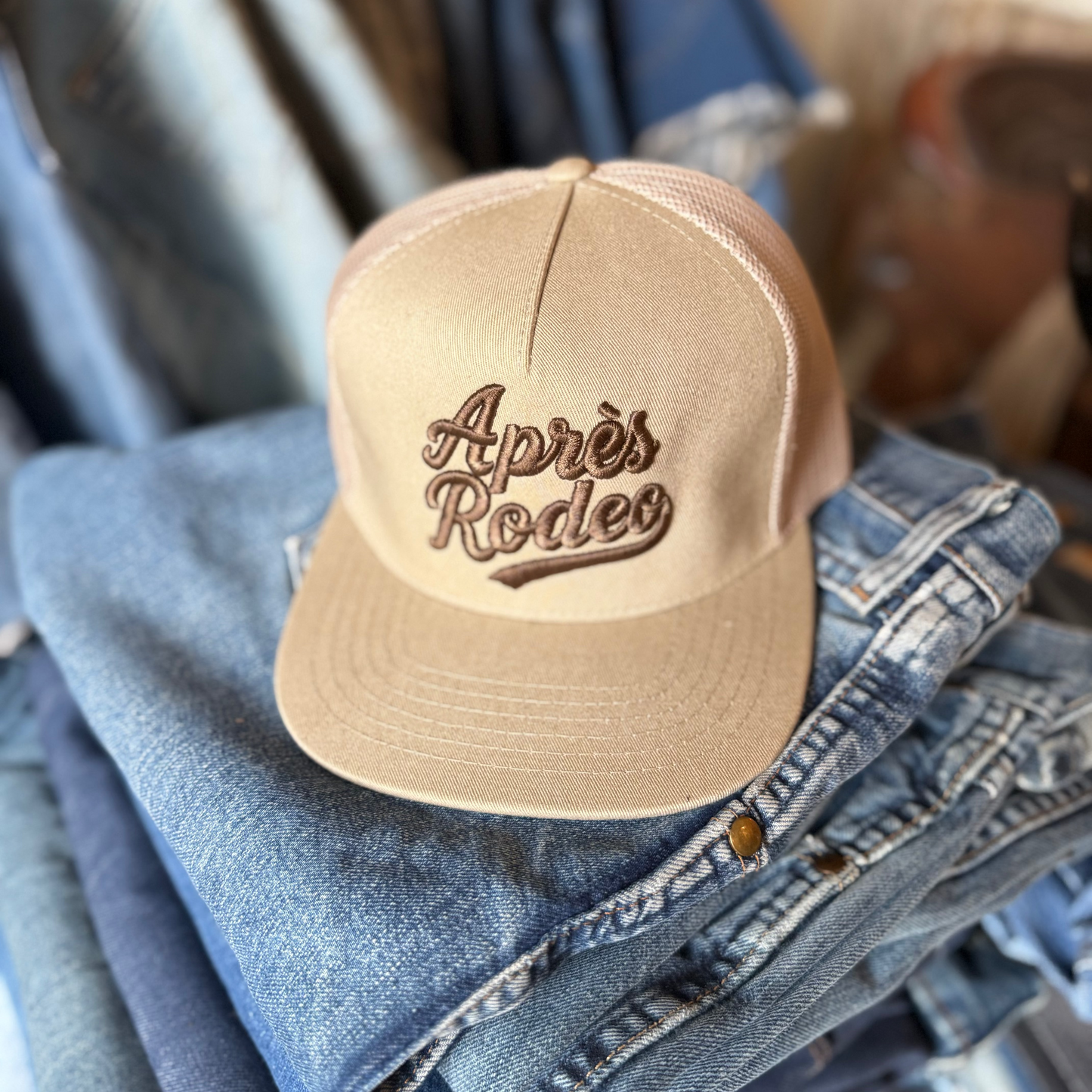 JF Trucker Hat (Apres Rodeo) - SADDLE