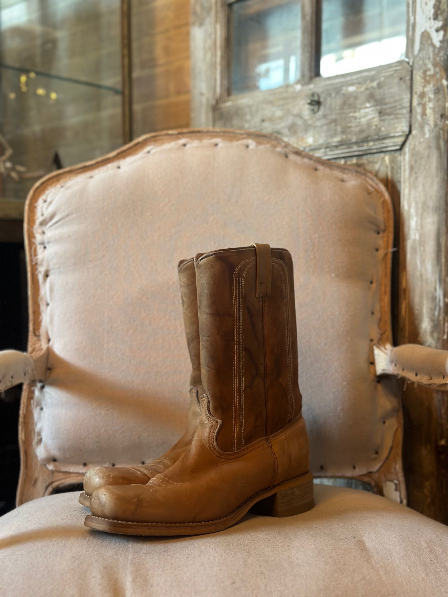 TAN SQUARE TOE COWBOY BOOTS M10