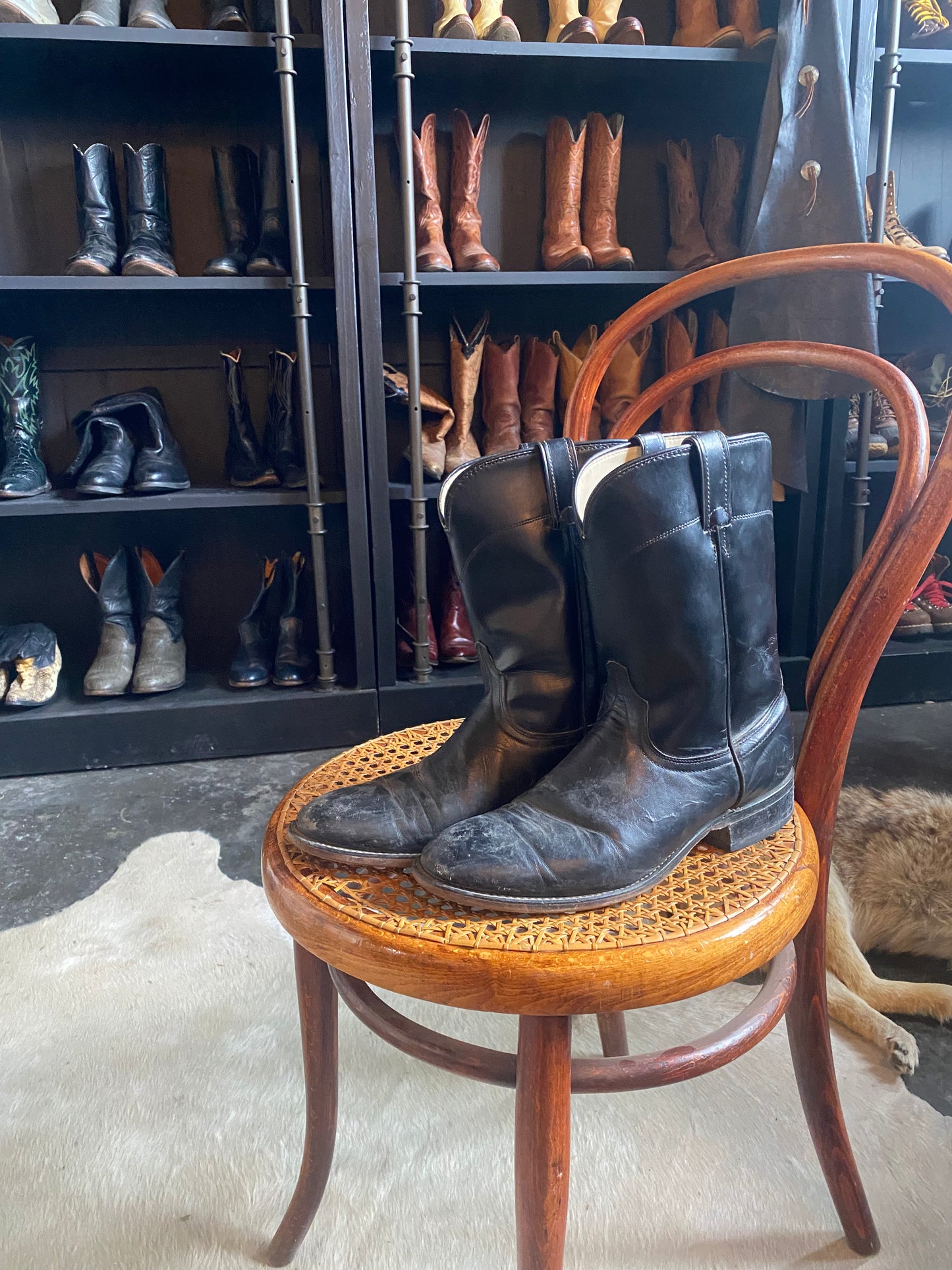 BLACK LAREDO COWBOY BOOTS