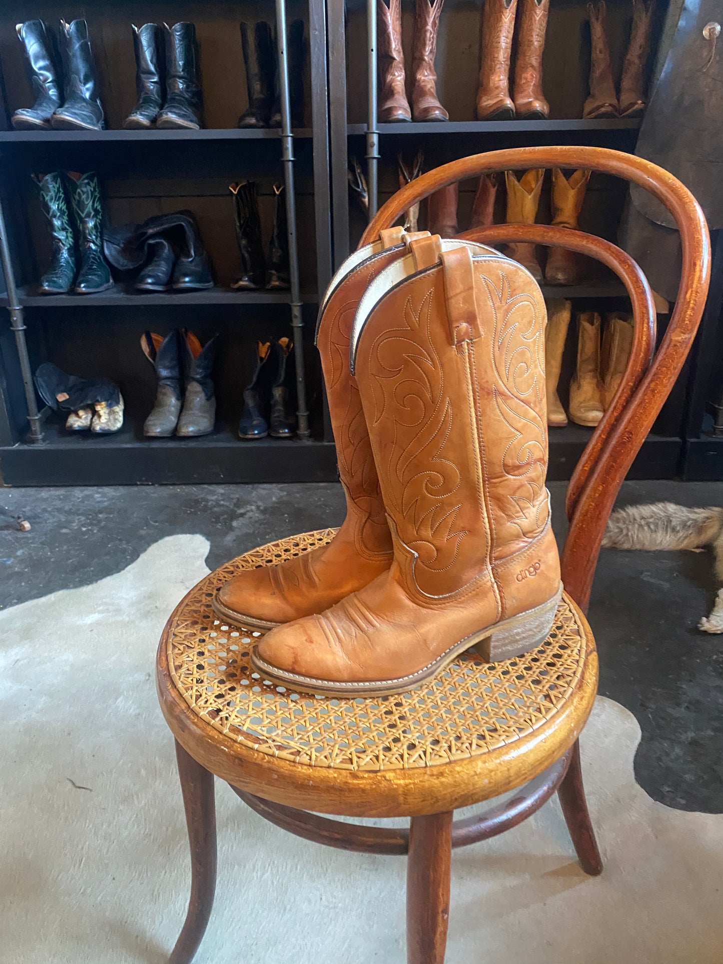LIGHT BROWN DINGO COWBOY BOOTS