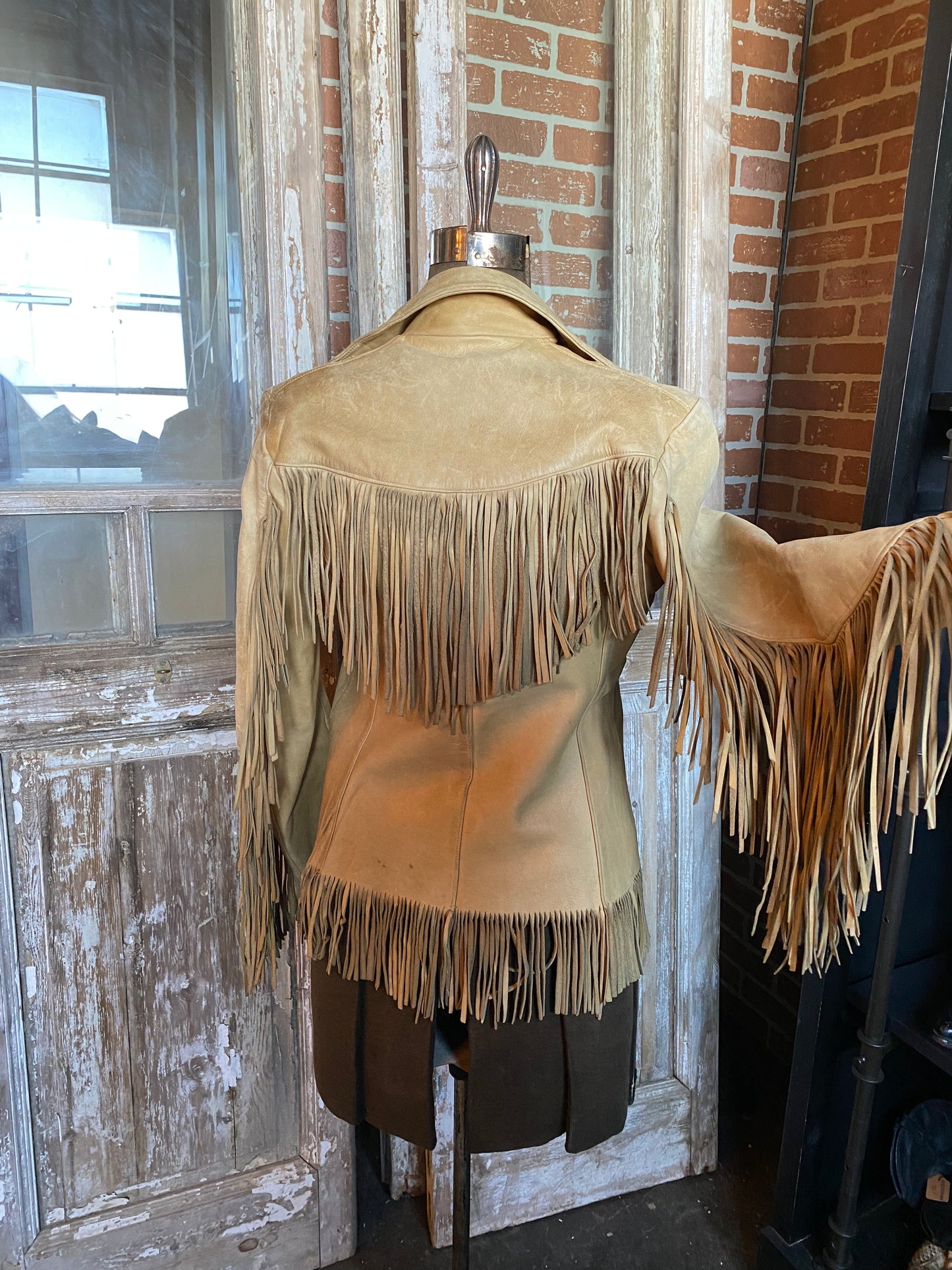TAN LEATHER FRINGED JACKET