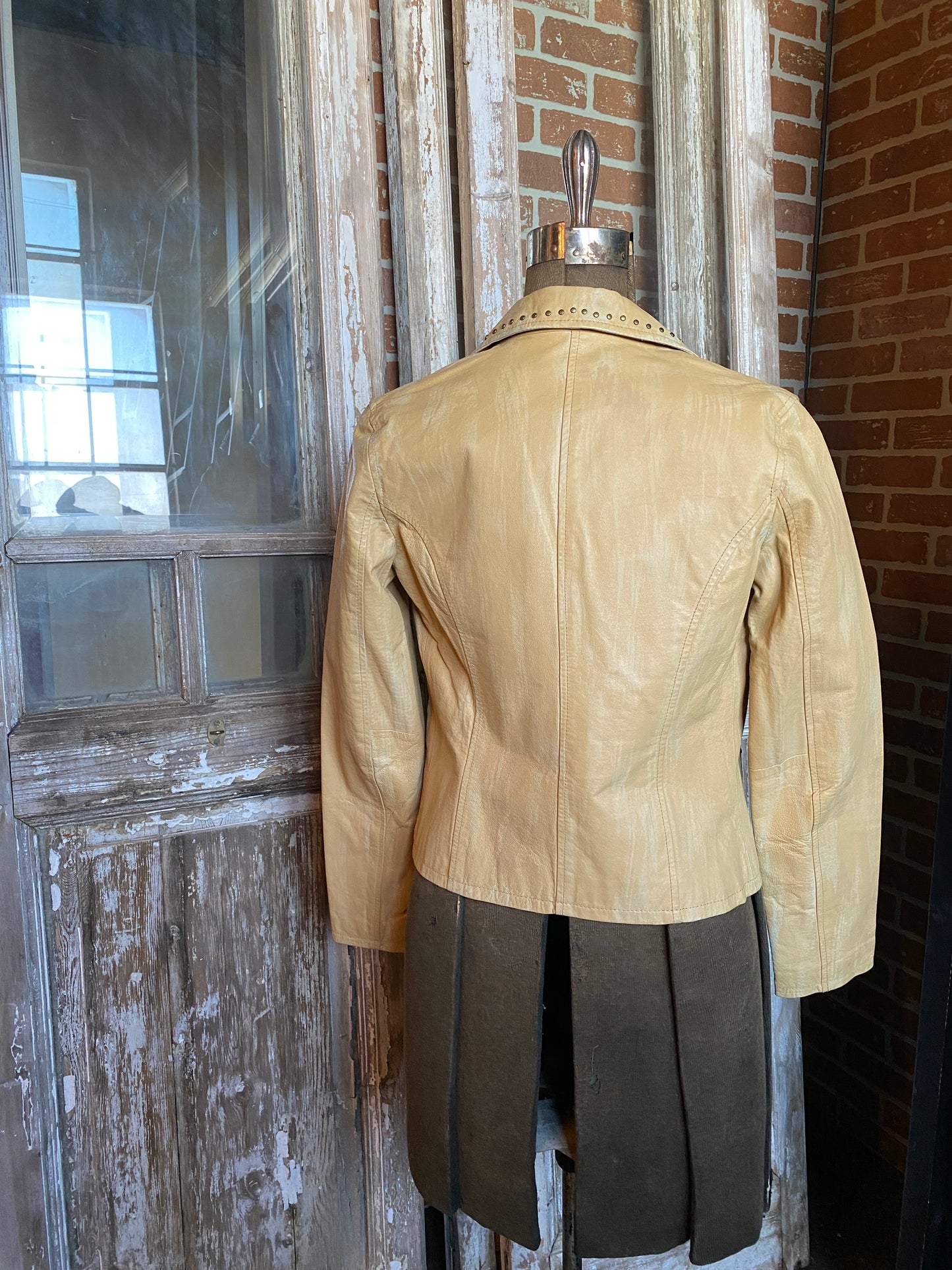 TAN CROPPED DISTRESSED LEATHER JACKET