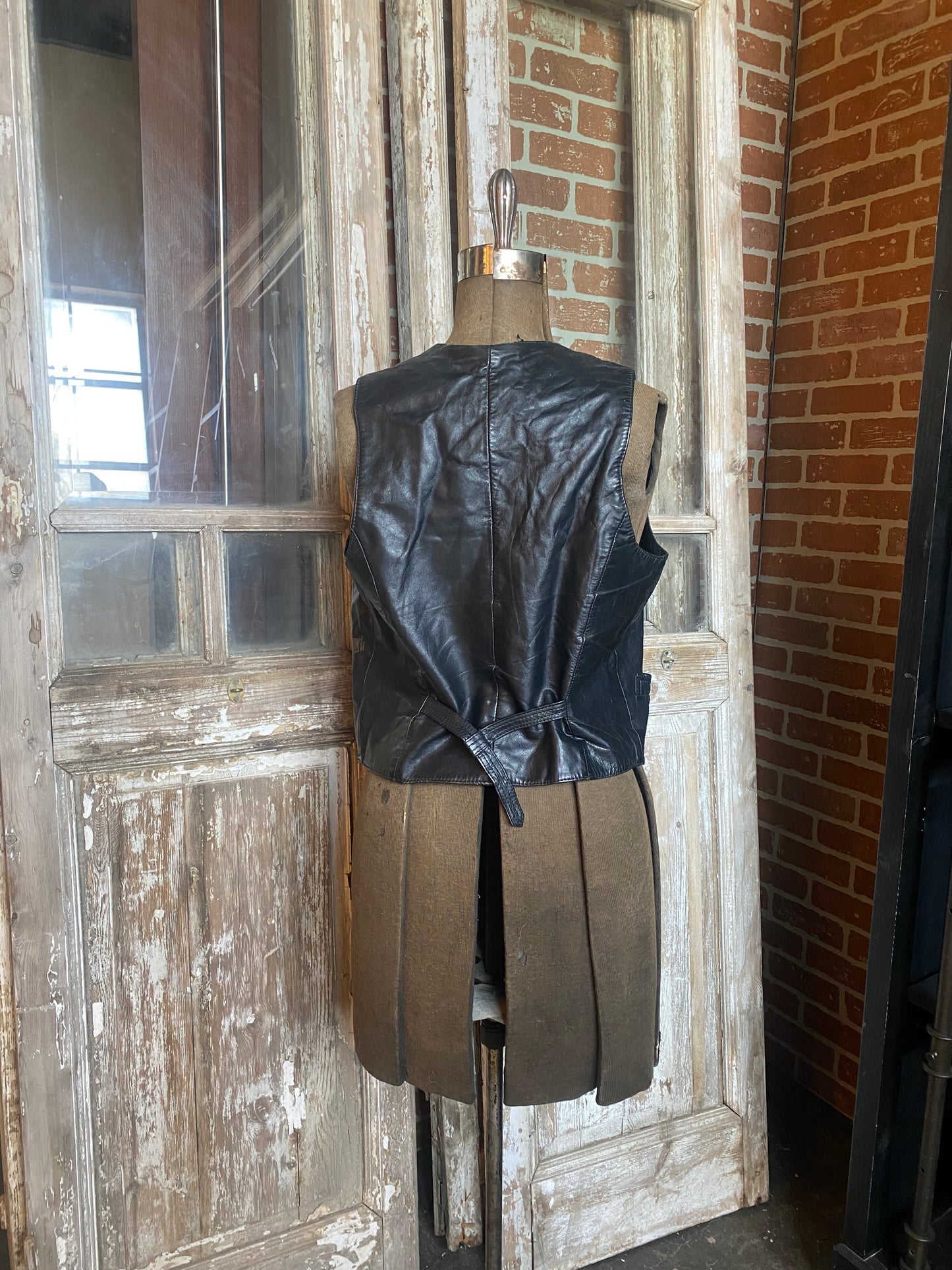 BLACK LEATHER VEST