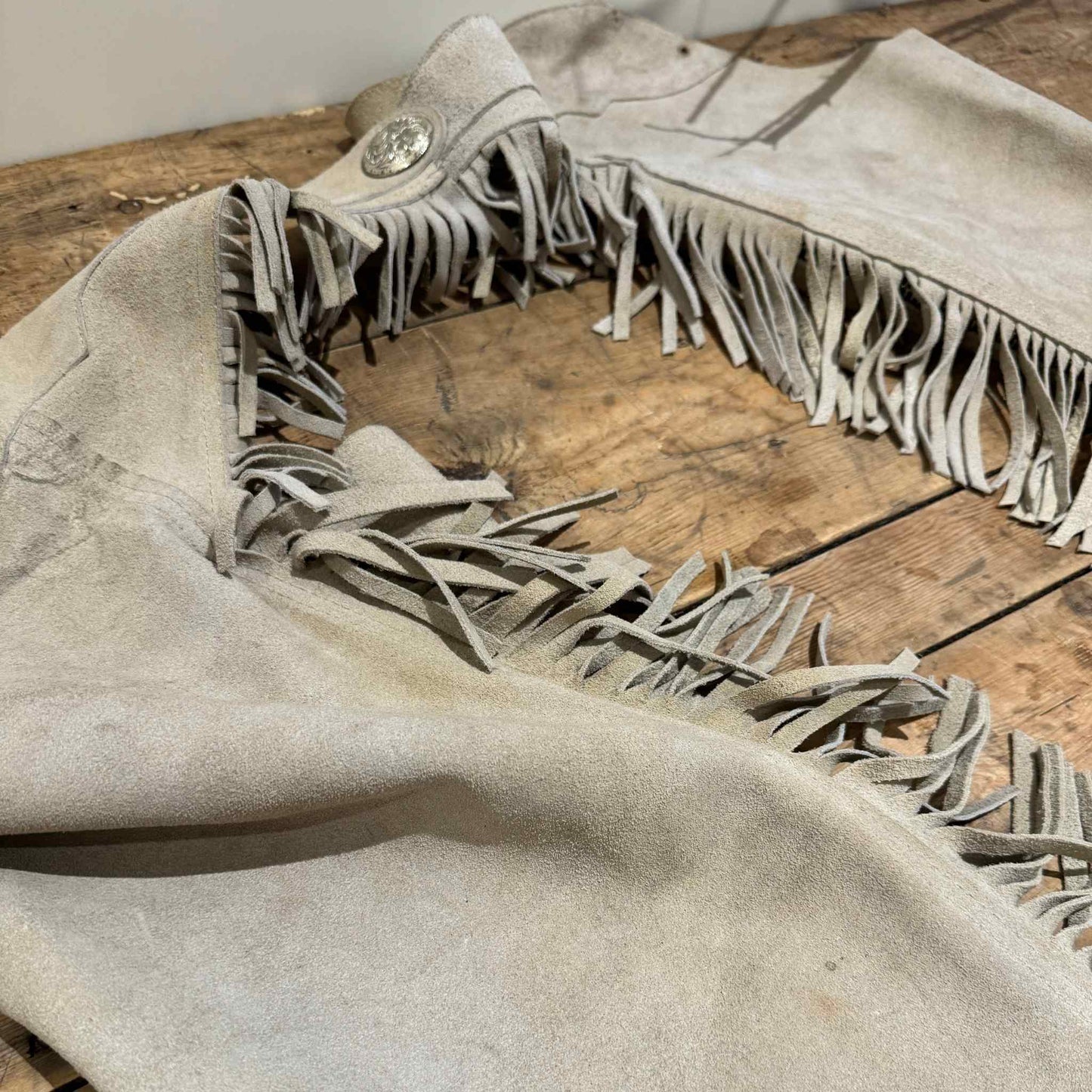 LEATHER CHAPS W FRINGE BONE MED