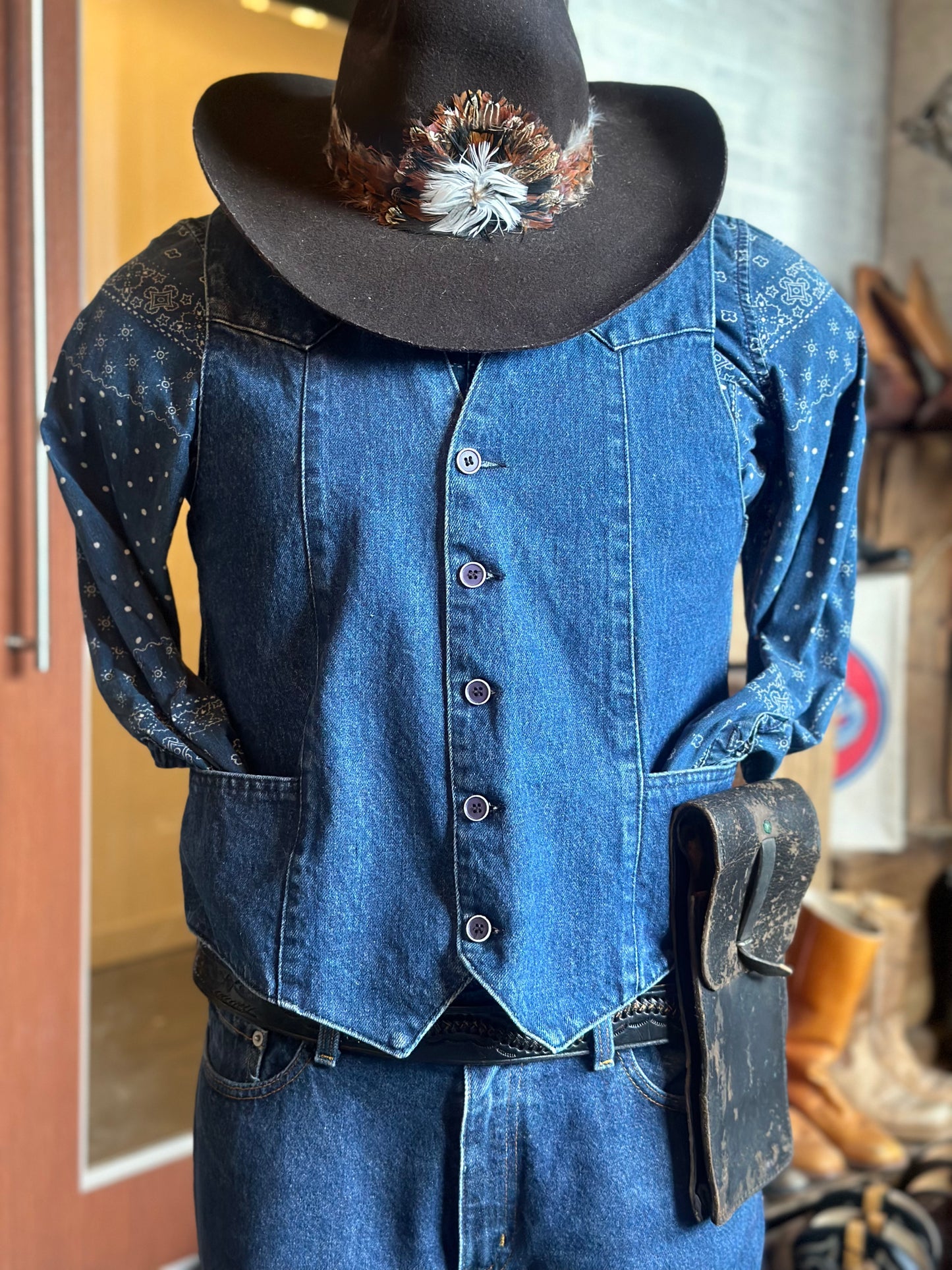 ANTIQUE LEATHER BELT BAG