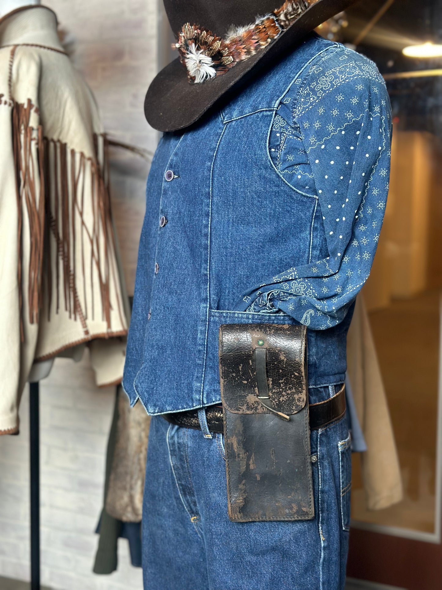 ANTIQUE LEATHER BELT BAG