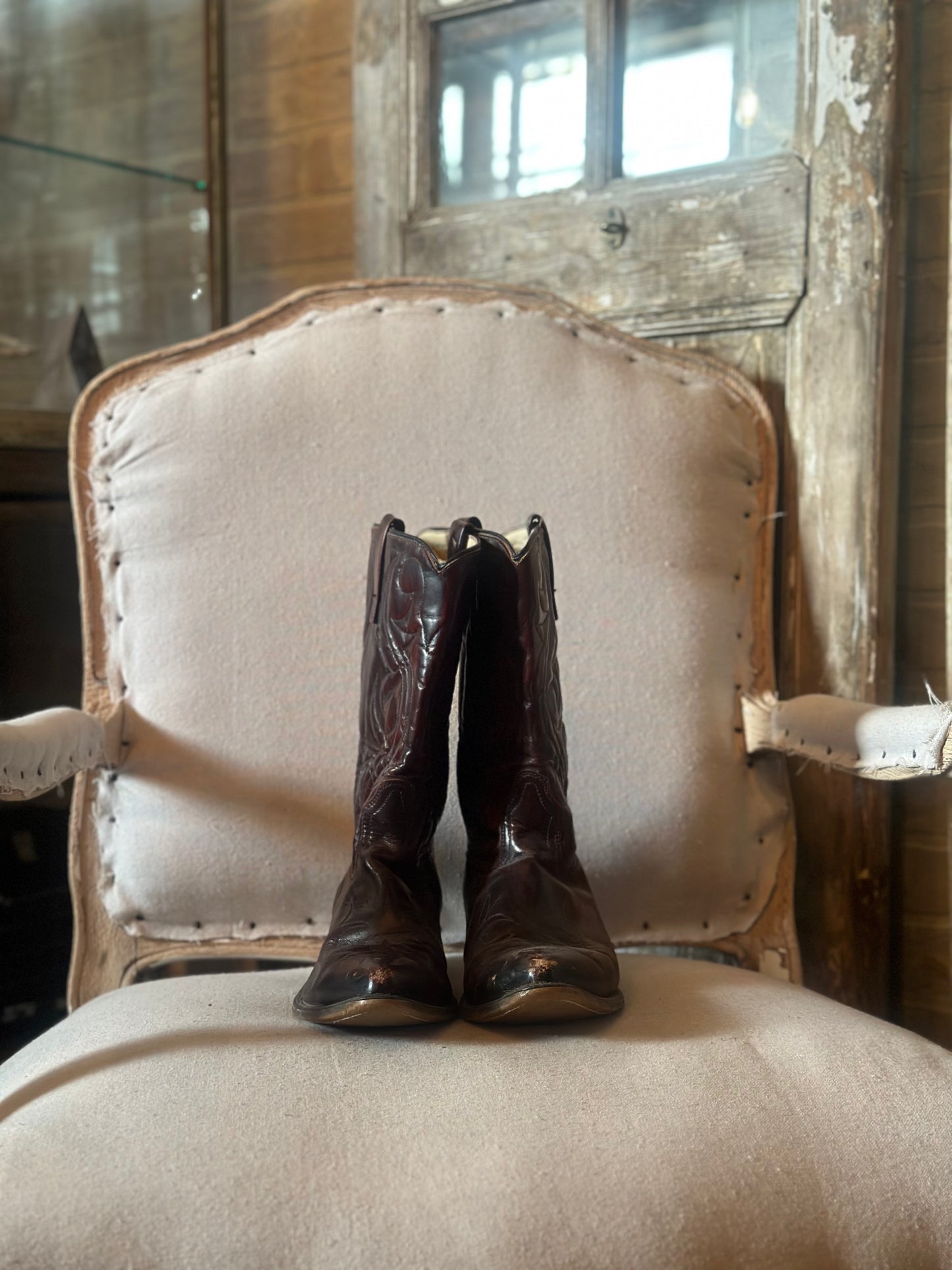 ACME OXBLOOD COWBOY BOOTS M9