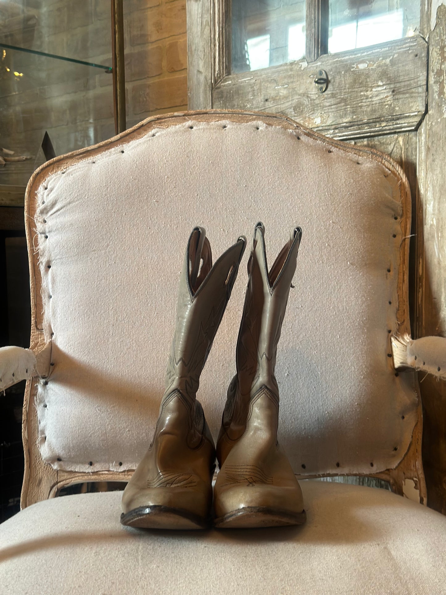 ALBERTA BOOT GREY COWBOY BOOT W8.5