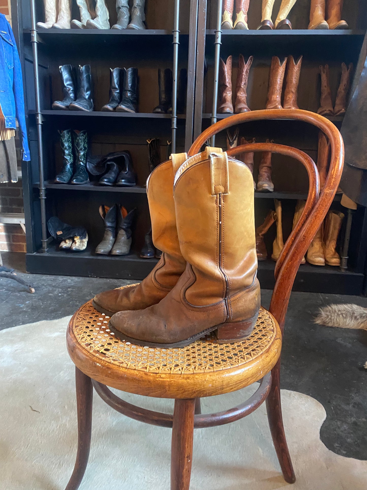 TAN NN COWBOY BOOTS