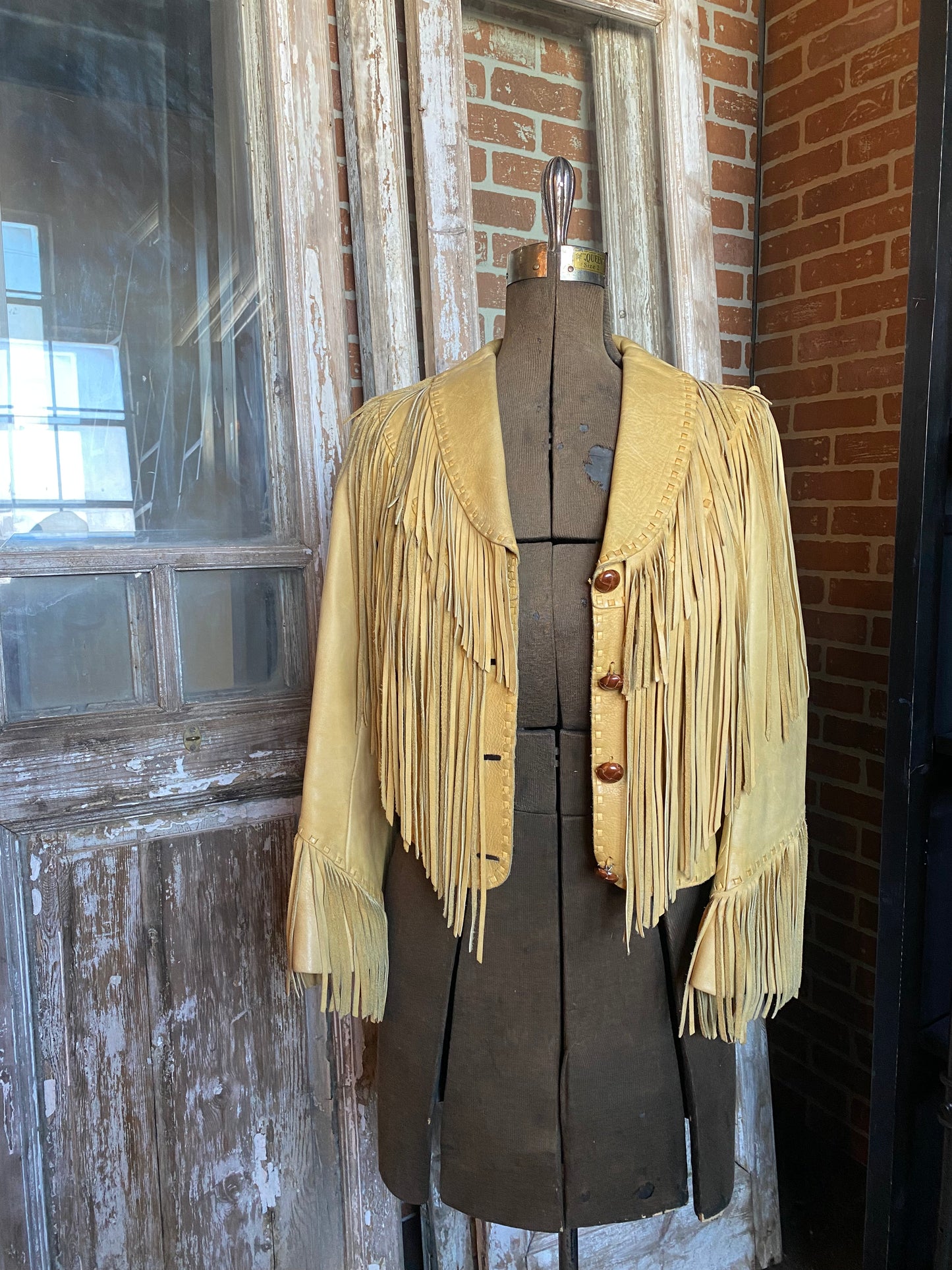 TAN FRINGED CROPPED LEATHER JACKET